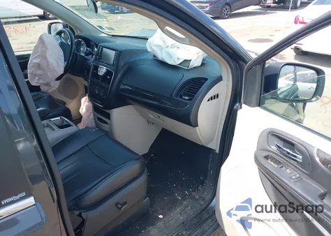 2011 Chrysler Town & Country Touring-L from USA, damaged, VIN 2A4RR8DG8BR617815